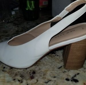 WHITE V CUT POINTED TOE HEELS